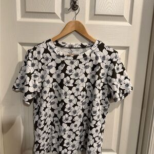 Ann Taylor Factory Black and White Floral Short Sleeve Tee